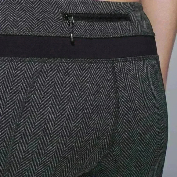**Lululemon** Inspire Crop II - Luxtreme Herringbone in Heathered Black - Size 6 - Picture 3 of 9